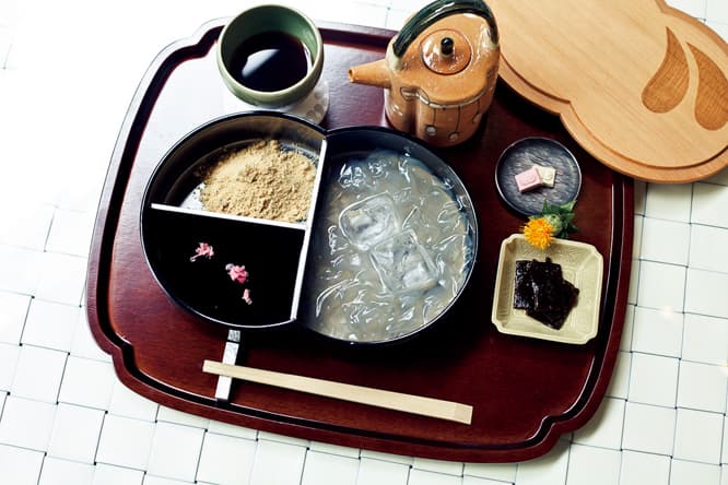 予約が取れない割烹〈くろぎ〉の和菓子カフェ。