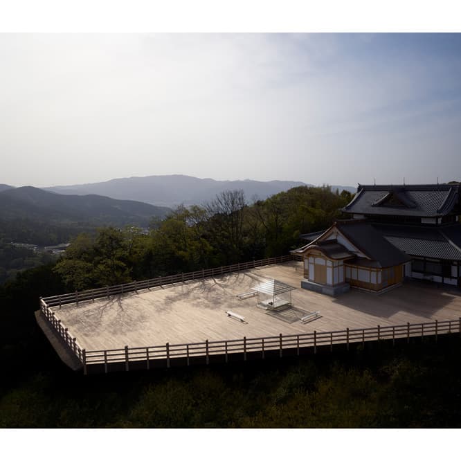 吉岡徳仁〈ガラスの茶室−光庵〉が、京都の檜大舞台でついに実現。