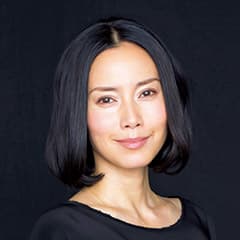 藤田嗣治の半生を描く映画を中谷美紀が語る。