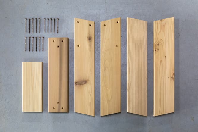 1 トラフ建築設計事務所がデザインした《AA Low STOOL》のパーツ。