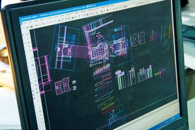 1. 建築家の図面からコンピュータを用いて各部の寸法を出す。