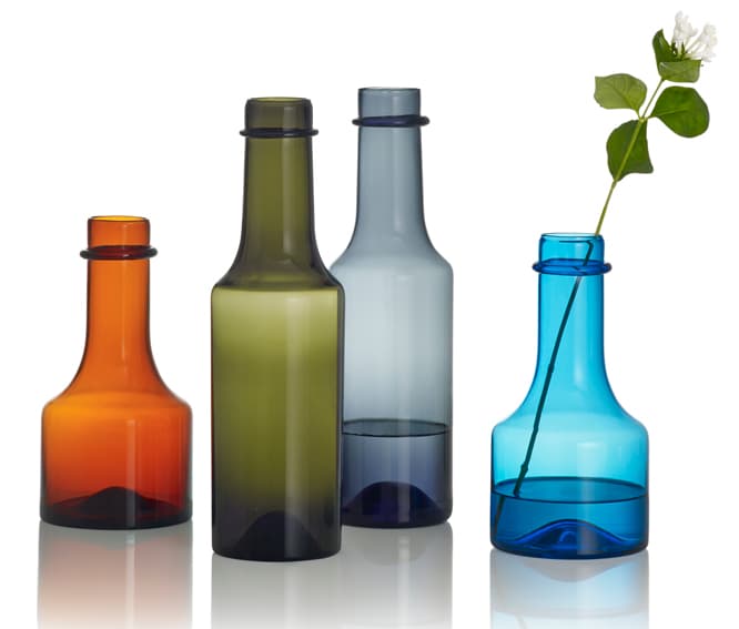 左から〈Bottle／ボトル〉コッパー（W117×H229mm 34,000円）、モスグリーン（W95×H330mm 38,000円）、グレー、ターコイズ。