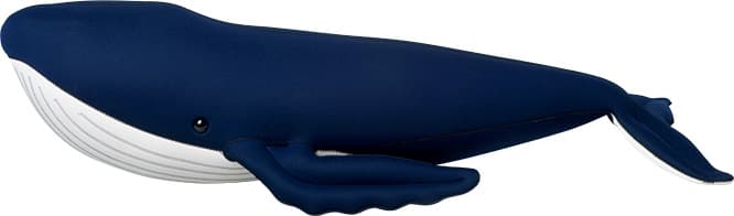 水夢くん ザトウクジラL
ウェットスーツ生地と低発泡ポリスチレンビーズで作られましたくじら抱き枕。大型ゆえ大人にも◎　ぷにぷに触感がクセになりそ♡　12,500円（IPPIN工房 TEL 03 3662 5657）。