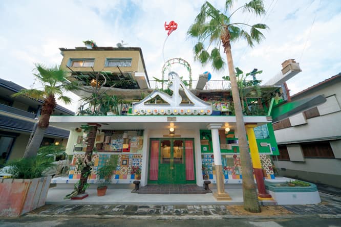 大竹伸朗　直島銭湯「I♥湯」（2009） photo_渡邉修 http://www.benesse-artsite.jp