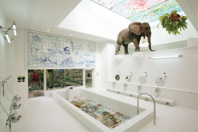 大竹伸朗　直島銭湯「I♥湯」（2009） photo_渡邉修 http://www.benesse-artsite.jp