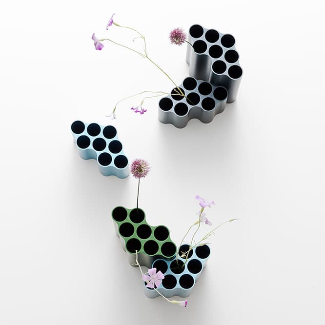 《ヌアージュ》(S)16,000円、(M)21,400円、(L)26,800円。©Studio Bouroullec