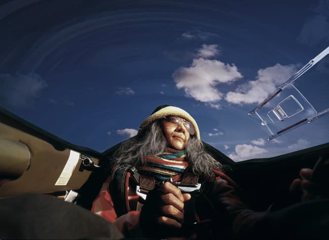 やなぎみわ「My Grandmothers : MINEKO」2002年／87.5×120c／Cプリント　©Lcok Galerie／Deutsche Bank Collection