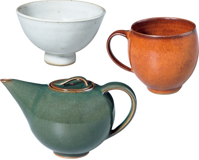 マグカップ7,000円、ボウル5,600円、ポット24,400円