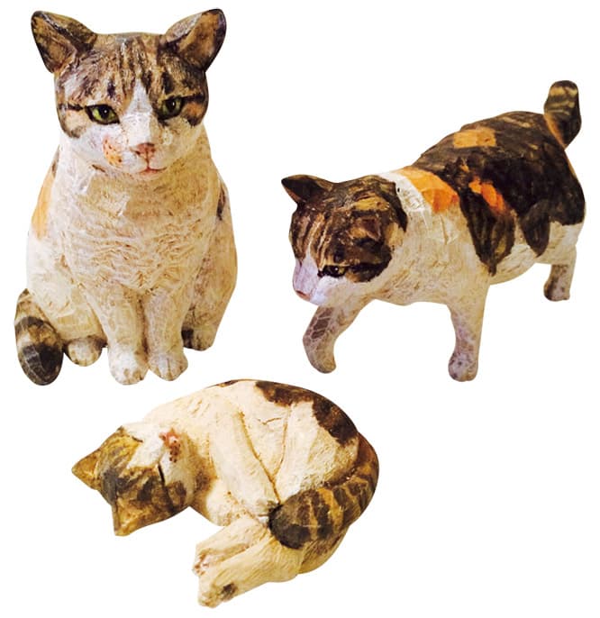 木彫 彫刻家はしもとみおさんにお願いした先代猫ポチの彫刻。