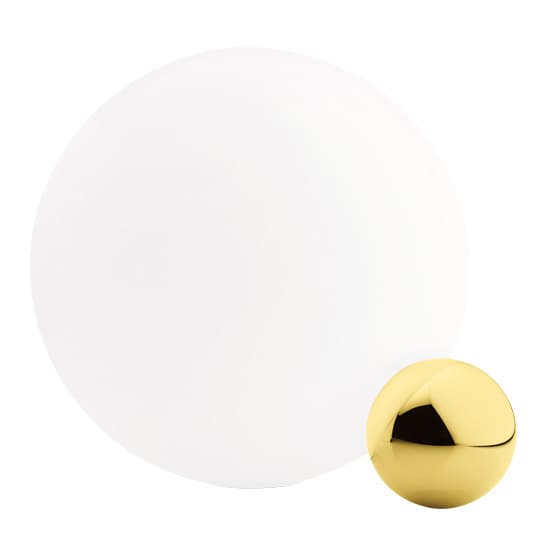 金属部は4色展開。88,000円（日本フロス TEL 03 3582 1468）。