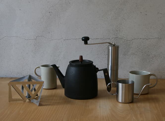人気の南部鉄瓶作家、宮伸穂が手がけたコーヒーケトル。