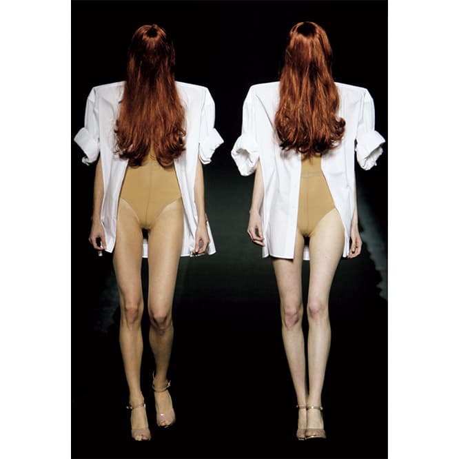 モデルの顔を髪で完全に隠したMMMの2009年SSショー。　Maison Martin Margiela S/S 2009, Photo: Giovanni Giannoni