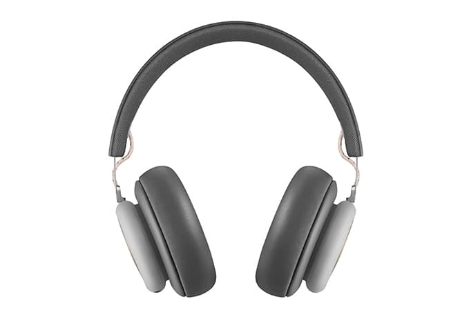 音だけではなく、質感にもこだわった《Beoplay H4》。