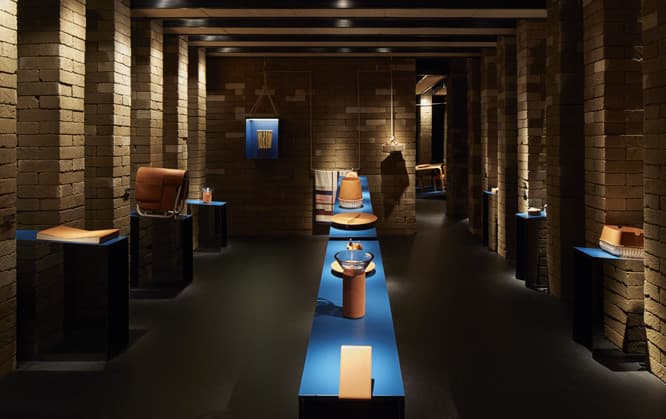 【サローネ速報】〈エルメス〉最新ホームコレクション展示は“絶妙なバランス”で。