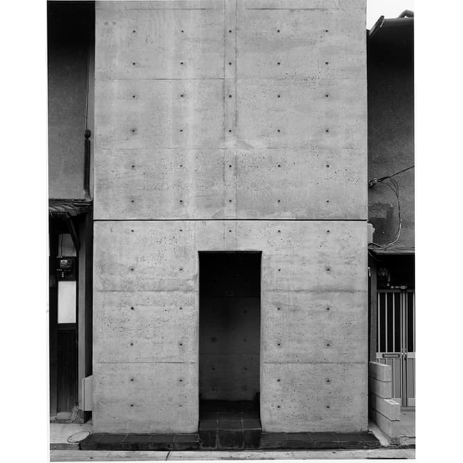 〈住吉の長屋〉（1976年、大阪府大阪市）当時の写真。撮影：新建築社、写真部