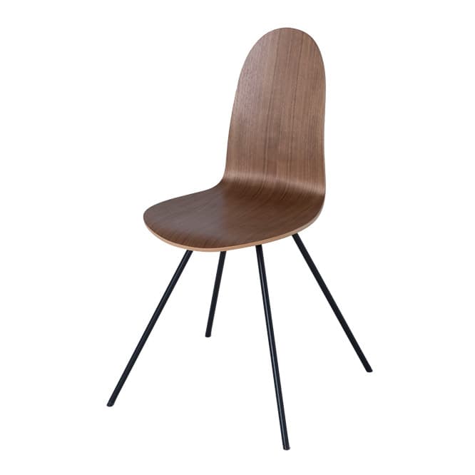 ヤコブセンが小学校のためにデザインした《タンチェア》が復刻 