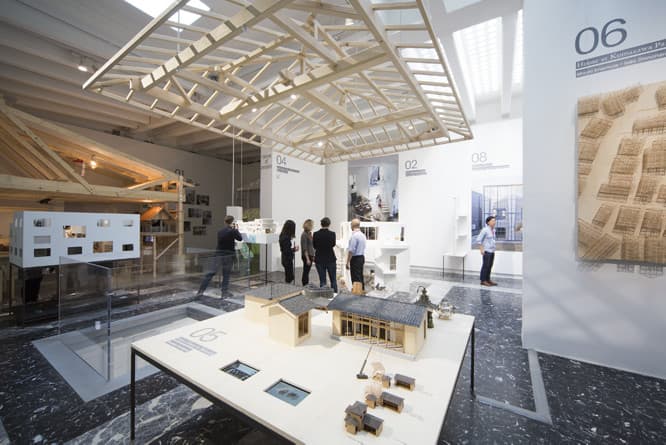 吉阪隆正の設計により1956年に完成した日本館。展示は中がのぞきこめる大きな模型、写真など、立体的な構成。　photo_Yuji Ono