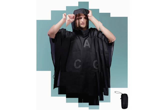 NIKELAB ACG Poncho。30,000円。全2色。