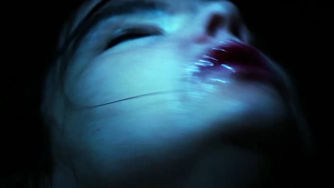 「Mouth Mantra」。口の中と外を行き来する。　©Jesse Kanda
