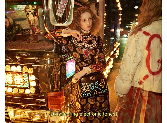 グッチ2016年秋冬コレクション・ビジュアルの舞台は東京。アレッサンドロ就任以来、キャンペーンを手がけているグレン・ルッチフォードが撮り下ろした。