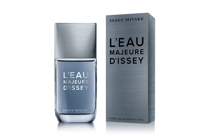 50ml 8,316円、100ml 11,340円（全て税込）。