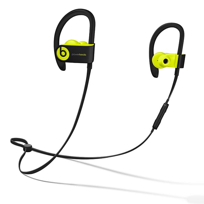 フィット感が改善されて、よりクリアなサウンドを実現した《Powerbeats3 Wireless イヤフォン》。19,800円。Apple W1チップを搭載。