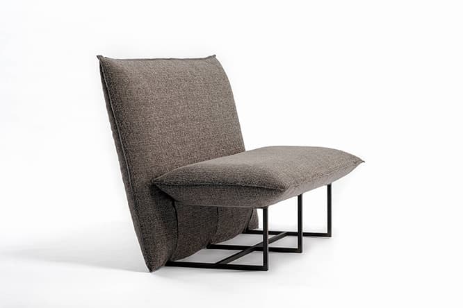 隈研吾が手がける建築的な家具シリーズ。