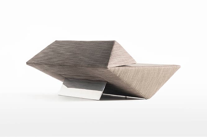 隈研吾が手がける建築的な家具シリーズ。