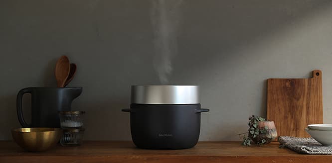 “蒸気で炊く” 新しい炊飯器がバルミューダから登場。