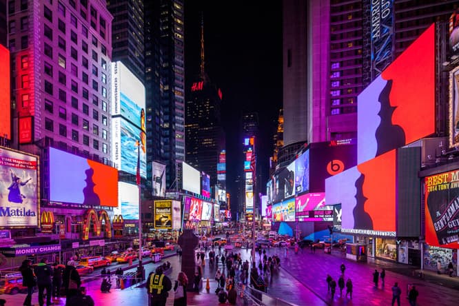 Much Better Than This, Times Square Midnight Moment, New York, 2015  photo_Michael Wells（参考画像）