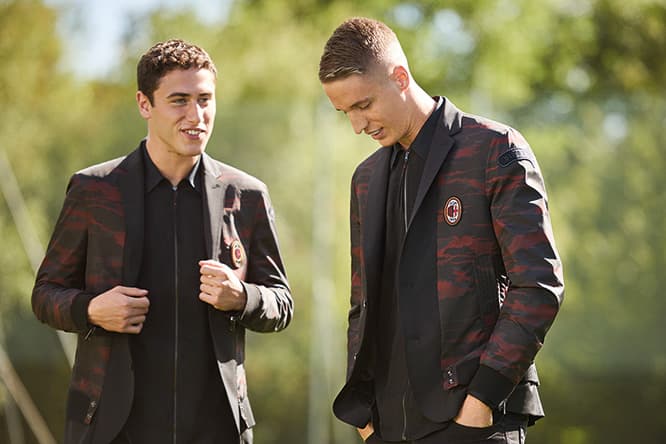 〈ディーゼル〉が〈ACミラン〉の “オフフィールド” ユニフォームを発表!