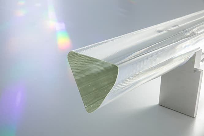 透き通った渓流の流れを捉えたような透明感の『Water Block - KATANA』（2016年）。