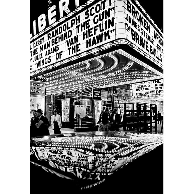 ウィリアム・クライン『Wings of the Hawk, New York 1955』