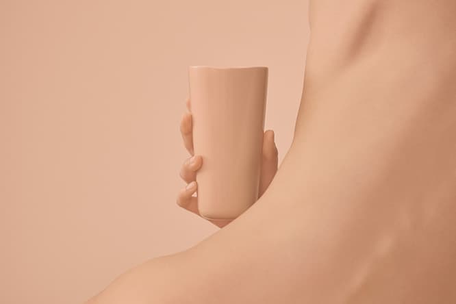 《ヒトハダに一番近いコップ》26,000円。
