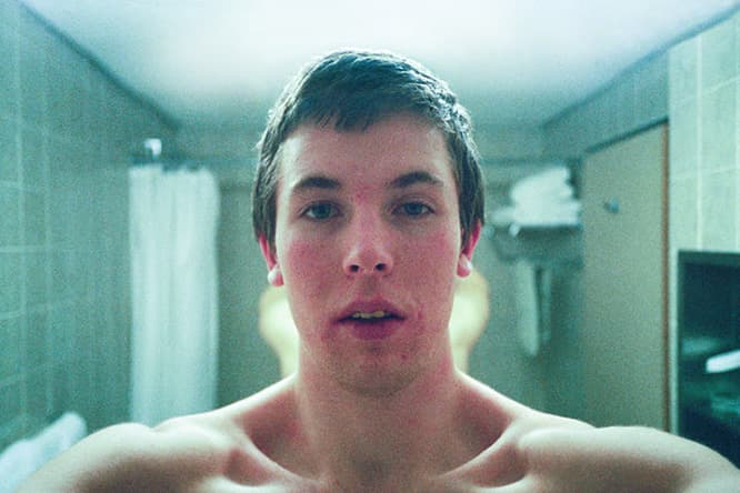"Self Portrait Bathroom"　2000 / 2016　c-print　41×61cm edition of 3　(C) Ryan McGinley