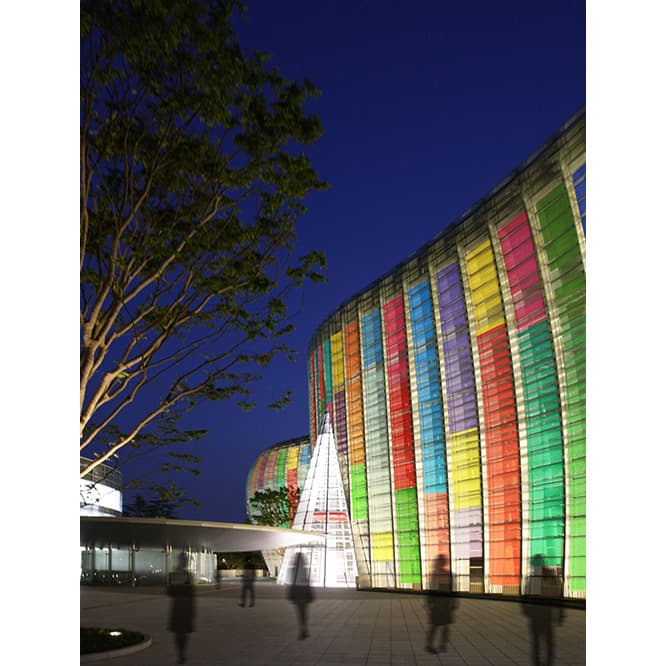 鬼頭健吾《hanging colors》《broken flowers》完成イメージ。国立新美術館。5月26日10時〜5月27日18時。