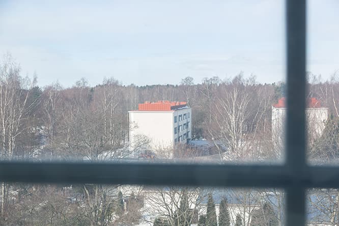 9階にあるアトリエからの眺め。取材を行ったのは3月末。まだ雪が残り、春の到来が待ち遠しいヘルシンキ。