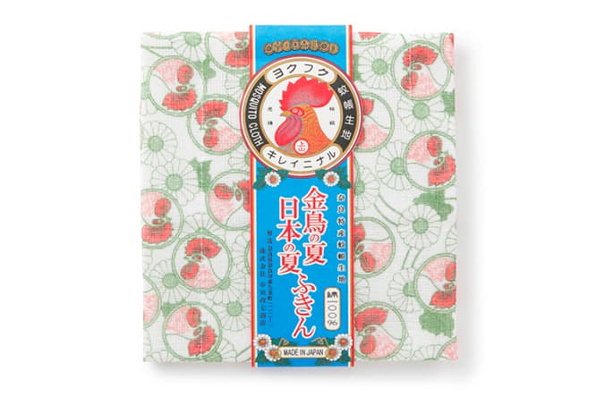 吸水性、速乾性に優れ、洗う度にふんわりと優しい肌触りが特徴。〈中川政七商店〉創業の奈良県の特産品がふきんに。《金鳥の夏 日本の夏 ふきん》500円。
