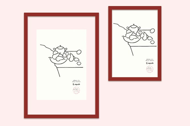 〈ムーベ〉の特別限定色フレームで額装された長場雄の線画。