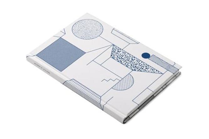 〈スティルレーベン〉のオリジナルグッズ。ノートブック2,500円。