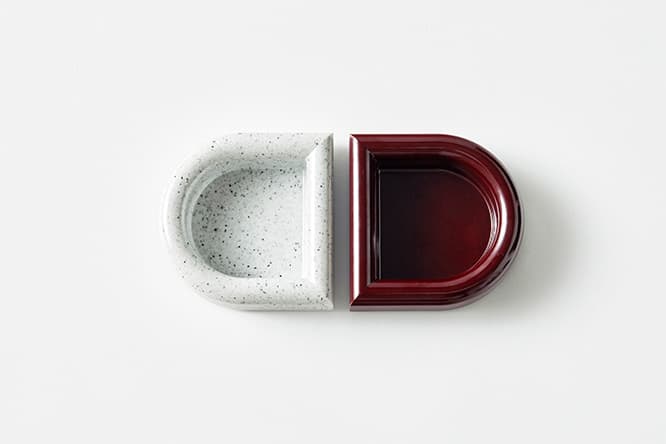 〈マルトミ〉のトレー《SILENE》W9×D9×H2.8cm　各1,200円