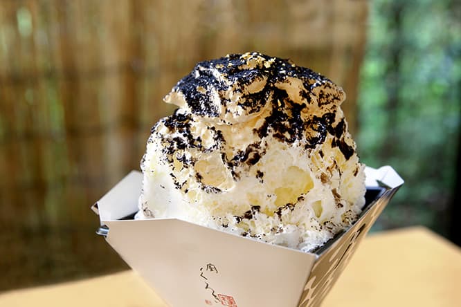 かき氷「墨純～すみずみ～」1,782円。