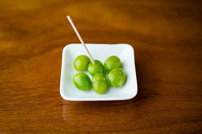 揚げ物のスタートを切るのは銀杏。