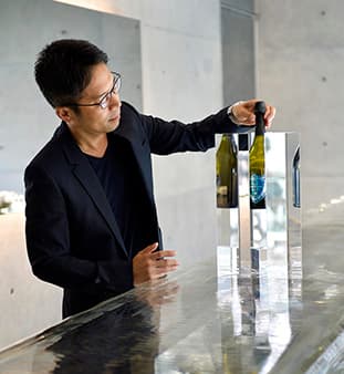 吉岡徳仁がドン ペリニヨンにささげる「光」のオマージュ。