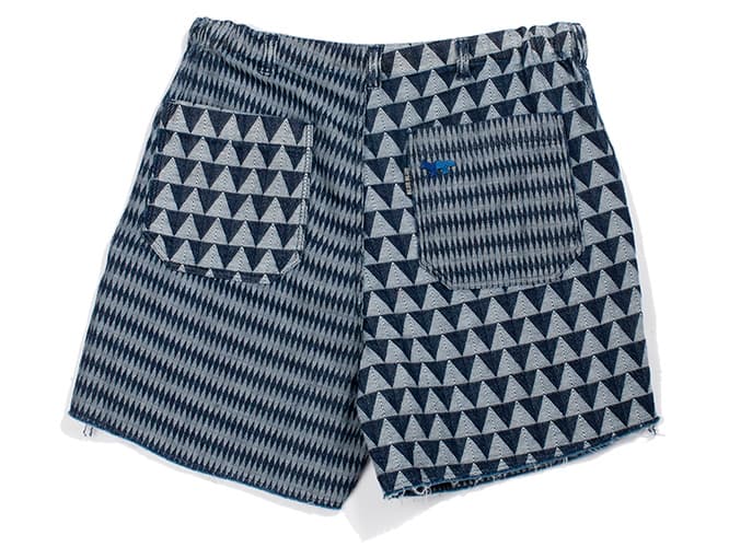 INDIGO JACQUARD SHORTS 28,000円。