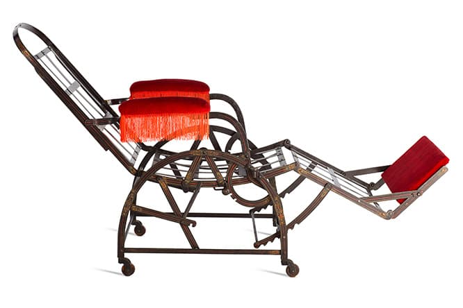 19世紀のアメリカで流行したロッキング・チェア。
George Wilson, Adjustable Chair, (designed 1870/71) 
(c) Vitra Design Museum, photo: Jürgen HANS, 
https://www.objektfotograf.ch/