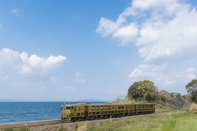 幻の豪華列車《或る列車》でスイーツの旅に出かけませんか？