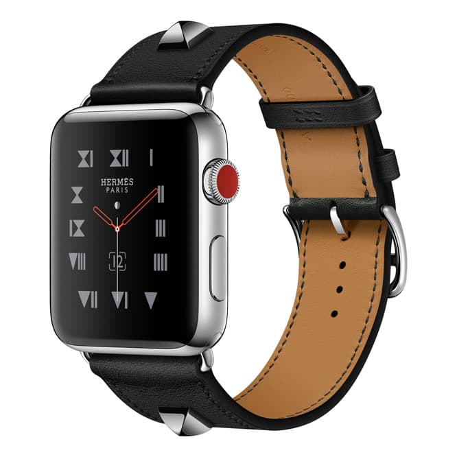 《Apple Watch Hermès》 ノワール スウィフト レザー 42mm シンプルトゥール メドール ストラップ。49,800円（ストラップのみ）。