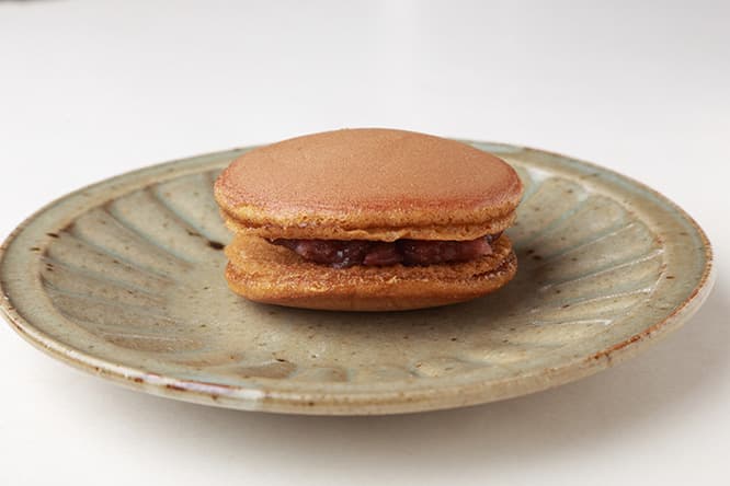 京のおやつと箸休め｜〈どらやき 亥ノメ〉亥ノどら。