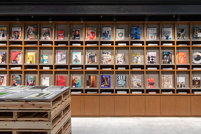カルチャー誌やファッション誌、各種専門誌などの雑誌が並ぶ「マガジンウォール」。